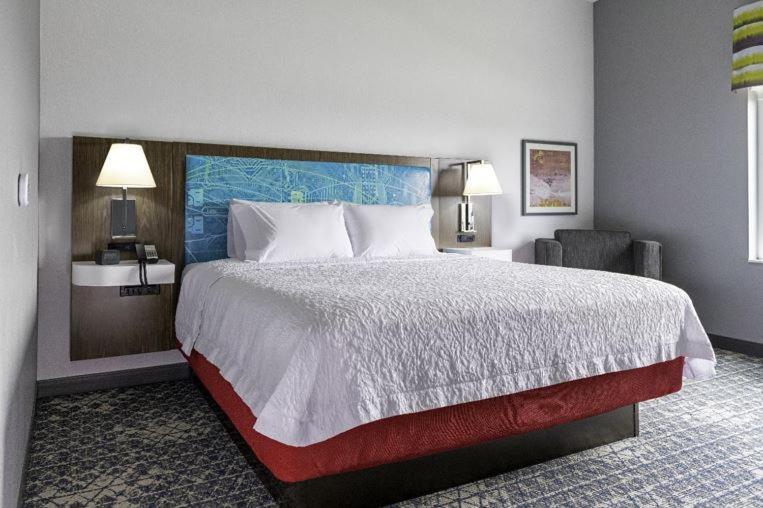 Hampton Inn By Hilton St Louis Airport Woodson Terrace Exteriör bild
