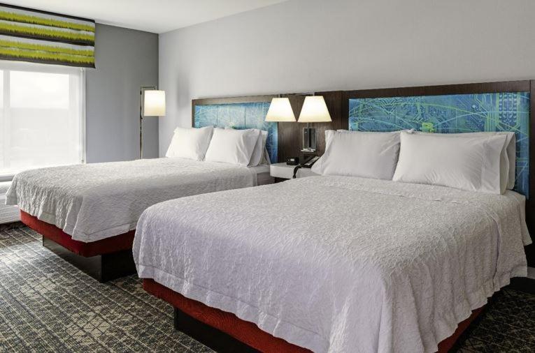 Hampton Inn By Hilton St Louis Airport Woodson Terrace Exteriör bild