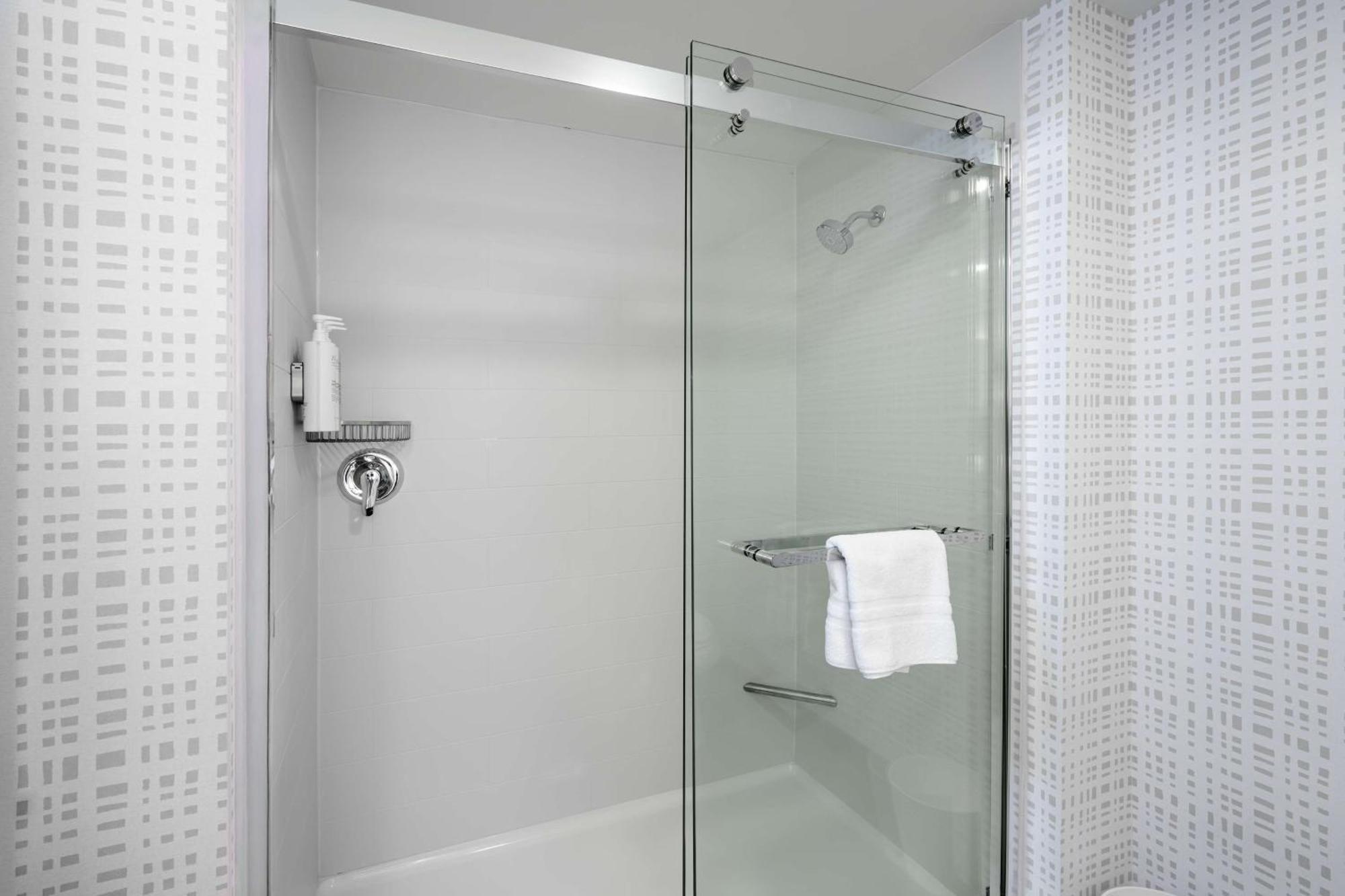 Hampton Inn By Hilton St Louis Airport Woodson Terrace Exteriör bild