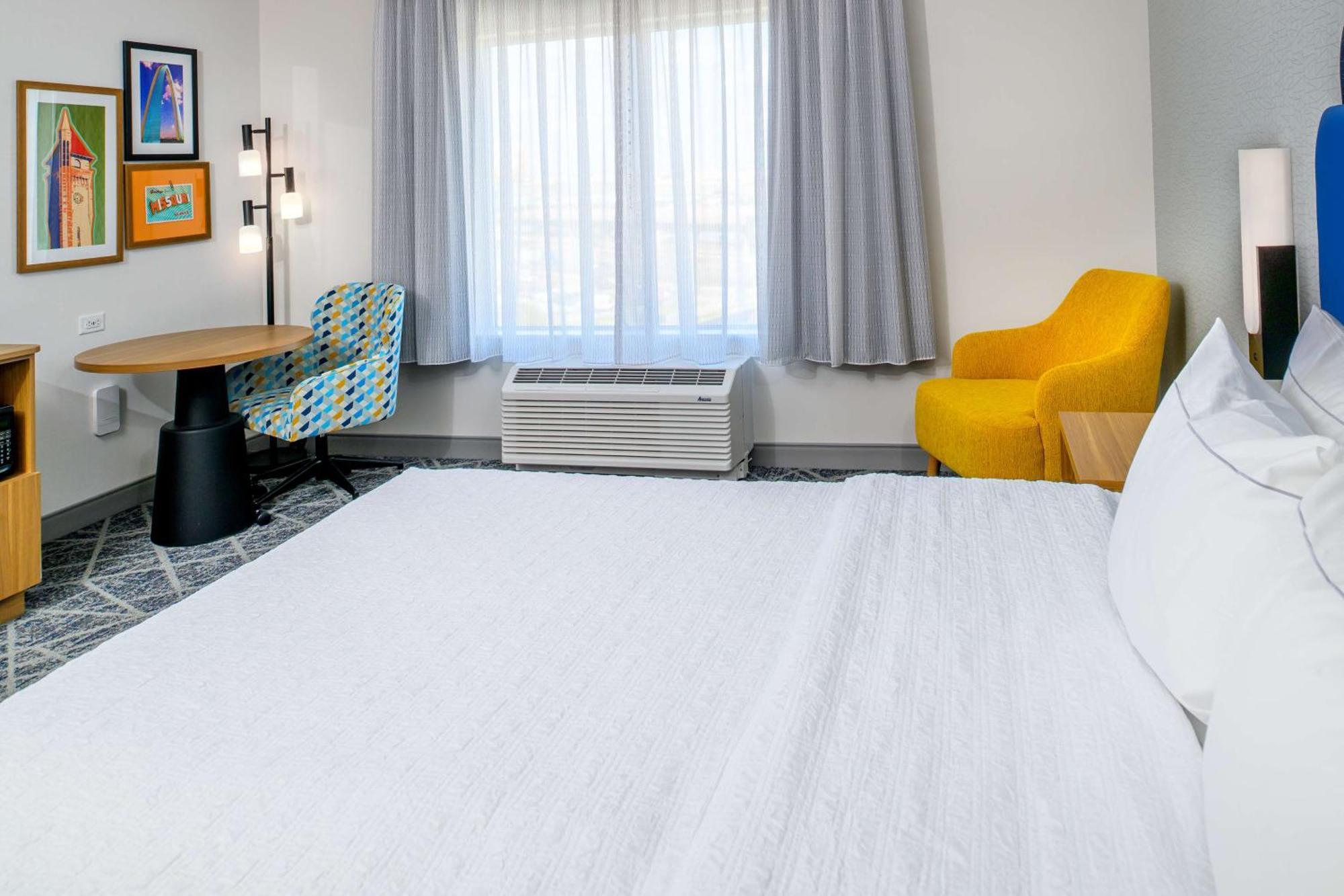 Hampton Inn By Hilton St Louis Airport Woodson Terrace Exteriör bild